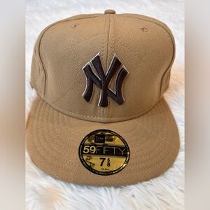 NY yankee Tan Fitted